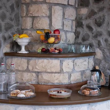 Boutique Etna D'a'mare تريكاستانيي